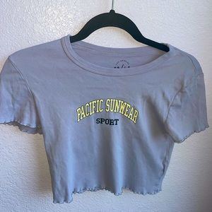 light purple PacSun baby tee crop top with ruffle sleeves